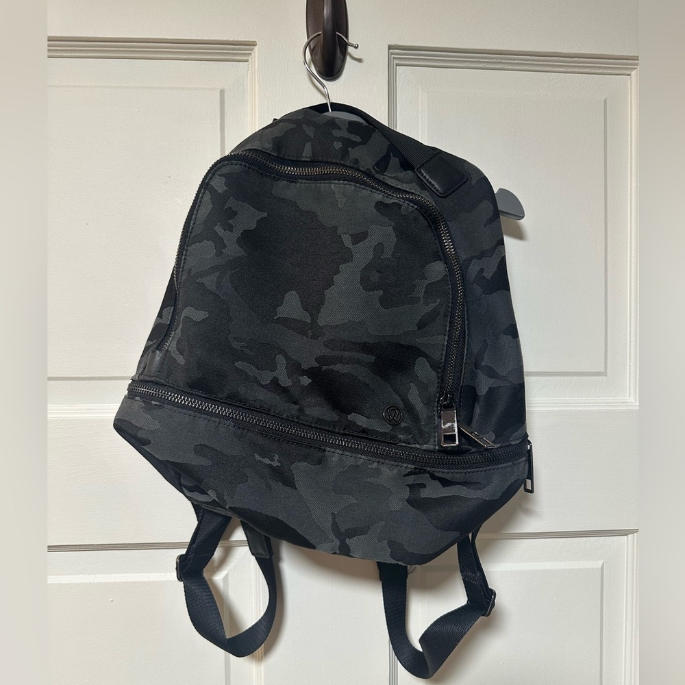 Lululemon mini backpack - Picture 1 of 2